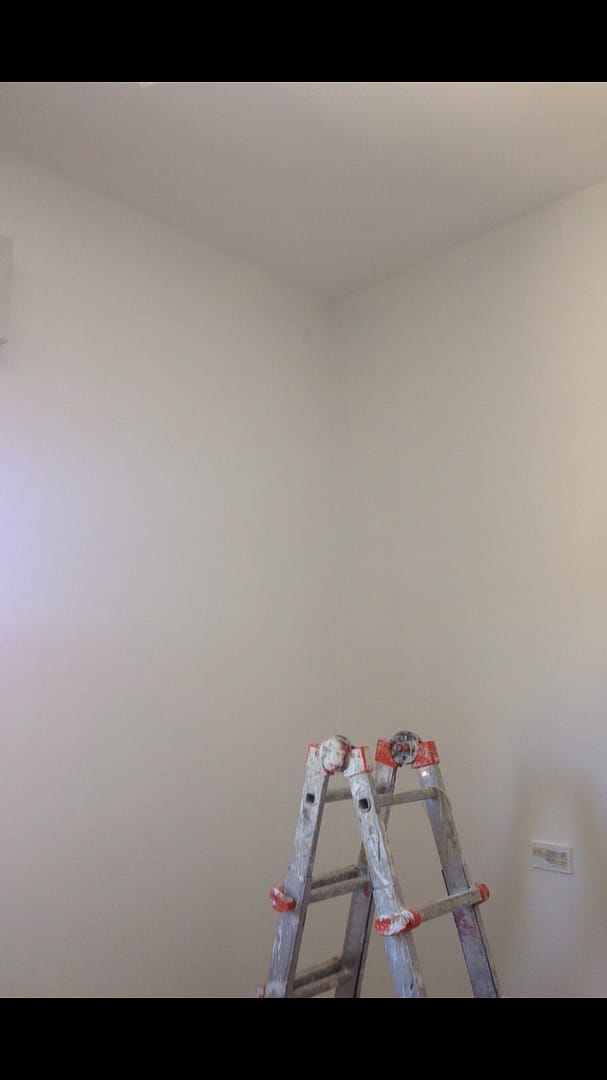 muro dopo la bonifica dal fumo con tinteggiatura protocollo RCQ Bastia Umbra 